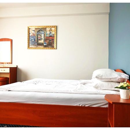 Hotel Rahovets ゴルナ・オリャホヴィツァ エクステリア 写真