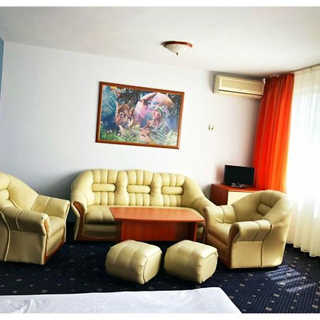 Hotel Rahovets ゴルナ・オリャホヴィツァ エクステリア 写真