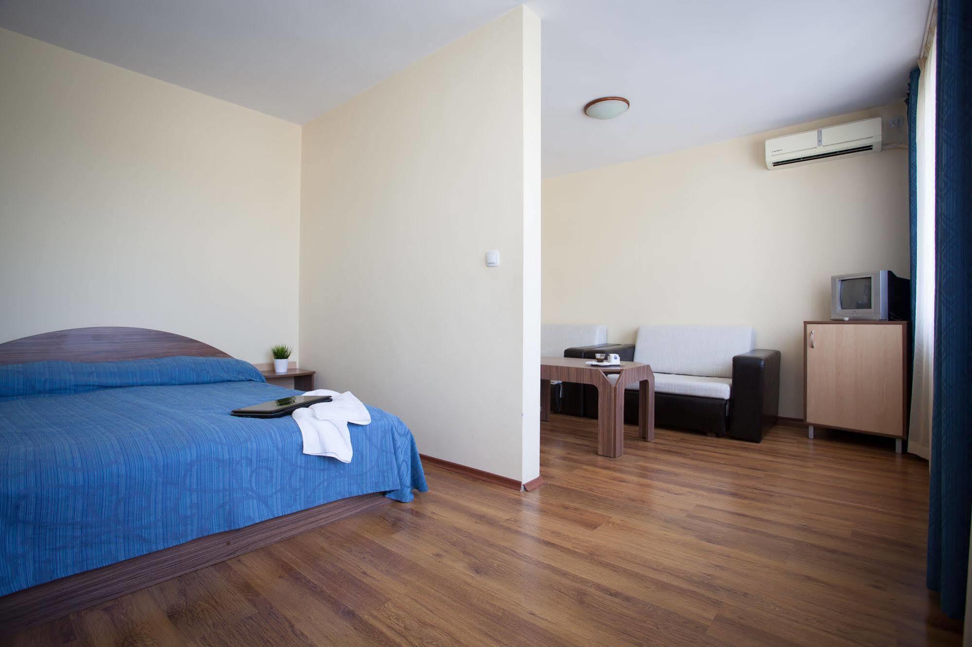Hotel Rahovets ゴルナ・オリャホヴィツァ エクステリア 写真